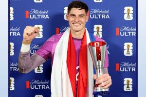 全场6扑救+2扑点！巴拉圭门将希尔毫无悬念当选全场最佳！