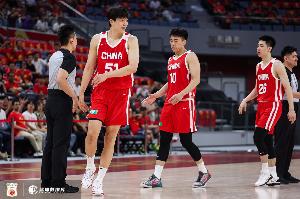 解说：中国队前场对日本是碾压 只要后卫群表现正常 赢球不在话下-n1