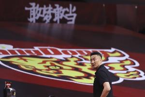 功勋卓著！杜锋在广东担任主帅四次带队夺冠：菜鸟赛季+三连冠-i6