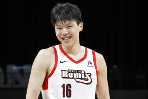 火爆澳大利亚U17男篮对美国U17男篮首发阵容_火爆澳大利亚U17男篮对美国U17男篮首发阵容在线观看_免费看直播