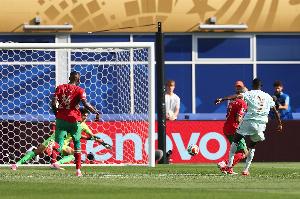 法国2-0领先摩洛哥！登贝莱贴地斩破门，姆巴佩助攻